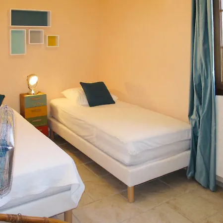 Prázdninový dům Ferienhaus Mit Pool 100s *