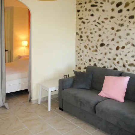 Prázdninový dům Ferienhaus Mit Pool 100s *